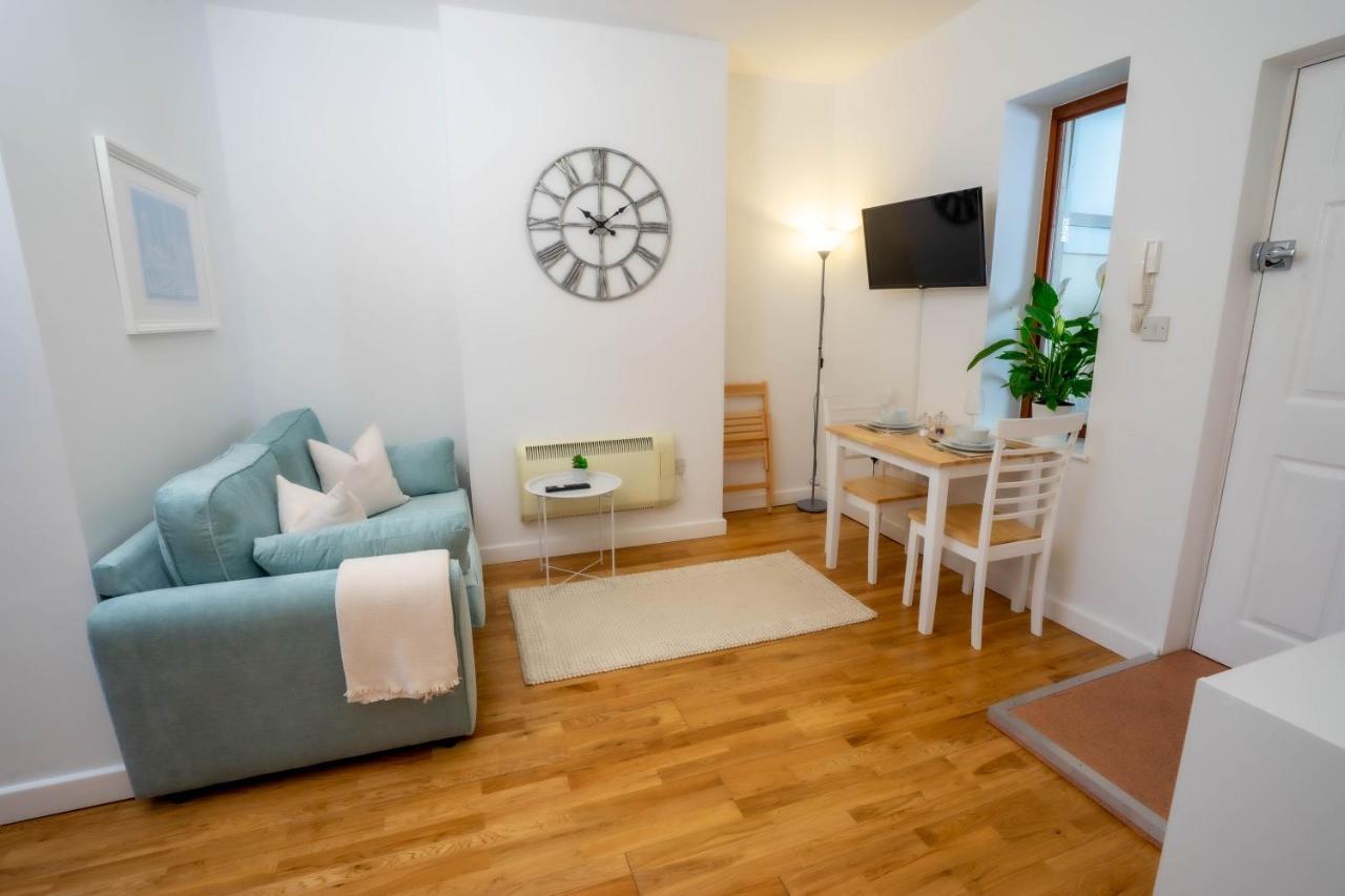 Vibrant City Centre - King Bed, Entire Apartment CBG Εξωτερικό φωτογραφία